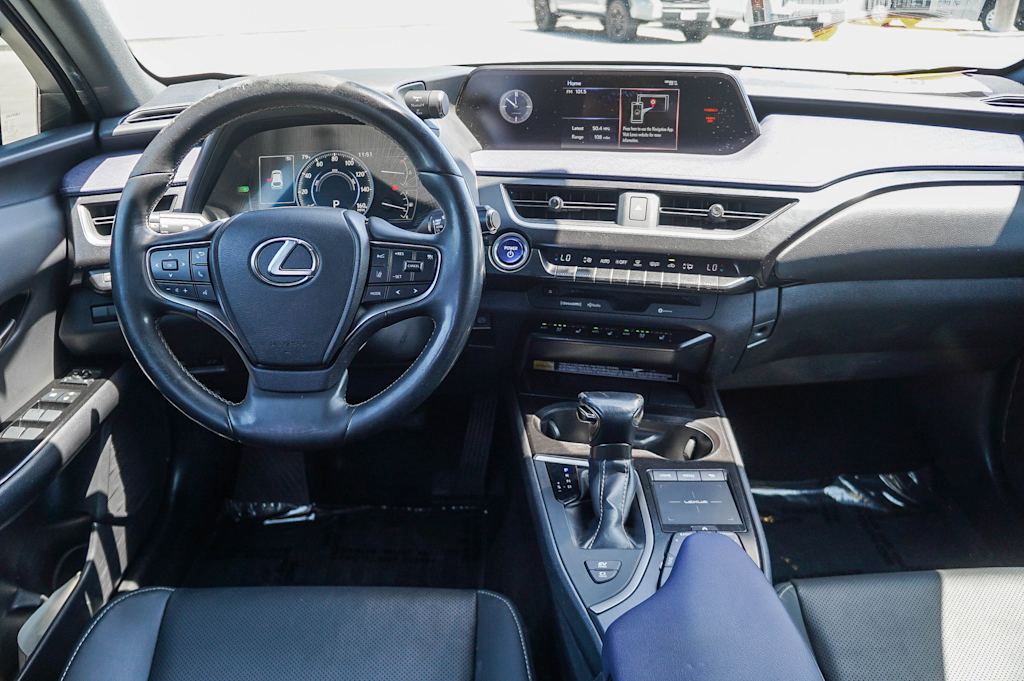 Thumbnail: 2021 Lexus UX - 2