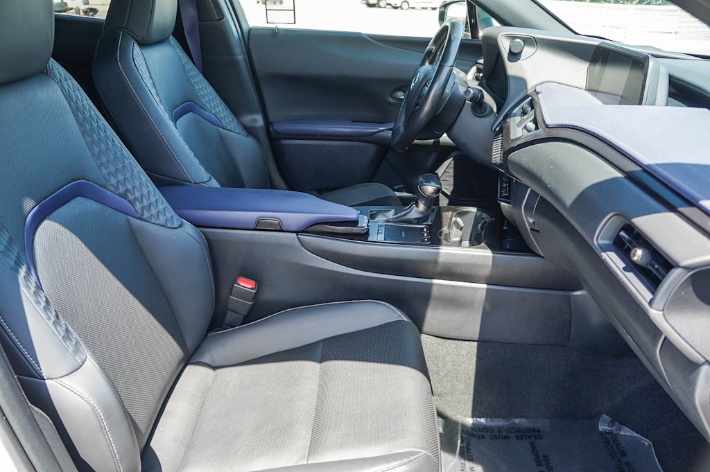 Thumbnail: 2021 Lexus UX - 10