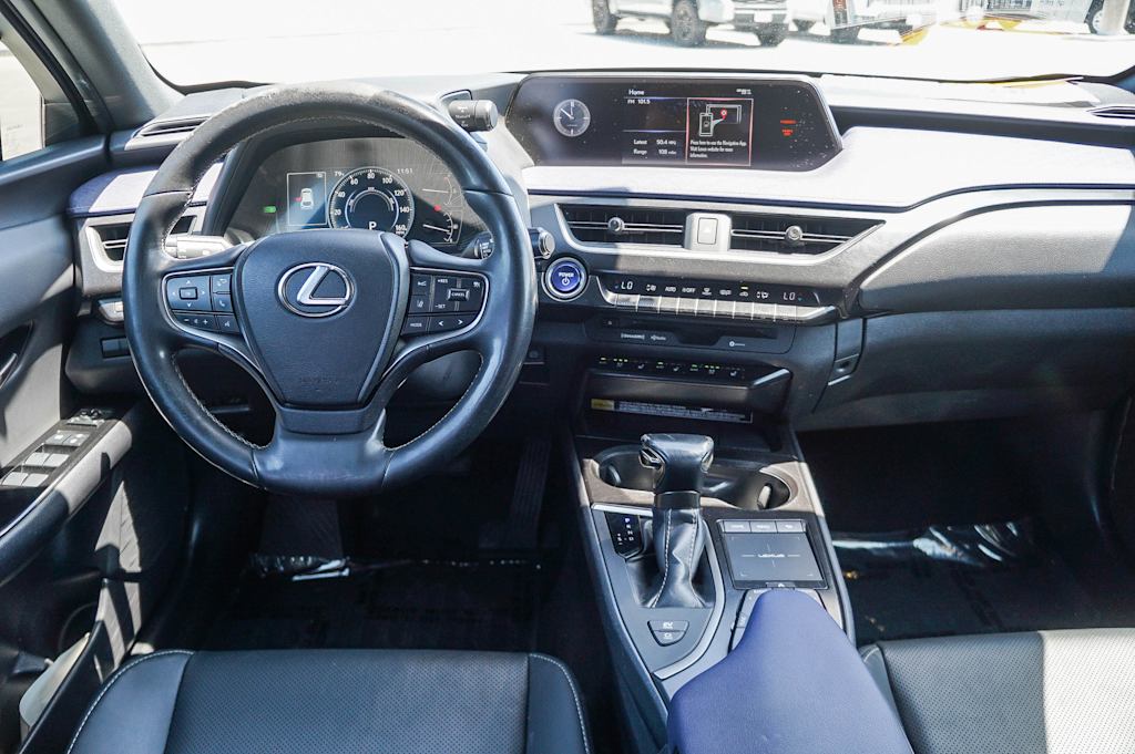 Thumbnail: 2021 Lexus UX - 2