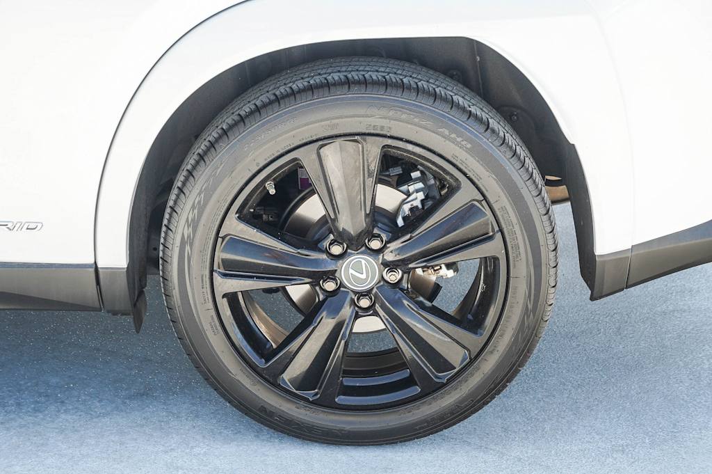 Thumbnail: 2021 Lexus UX - 22