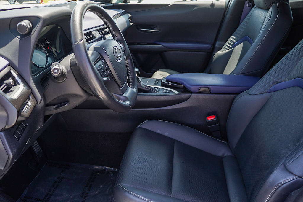Thumbnail: 2021 Lexus UX - 11