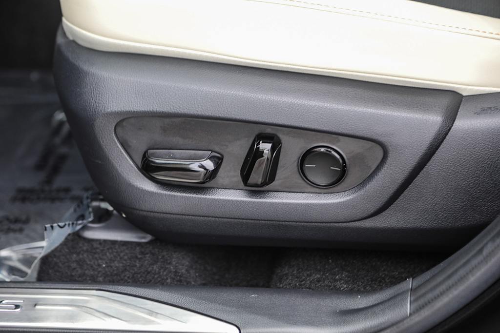 Thumbnail: 2024 Lexus ES - 23