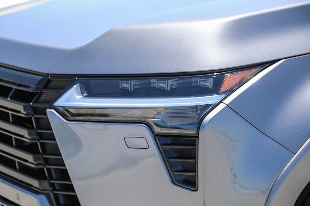 Thumbnail: 2025 Lexus ES - 19