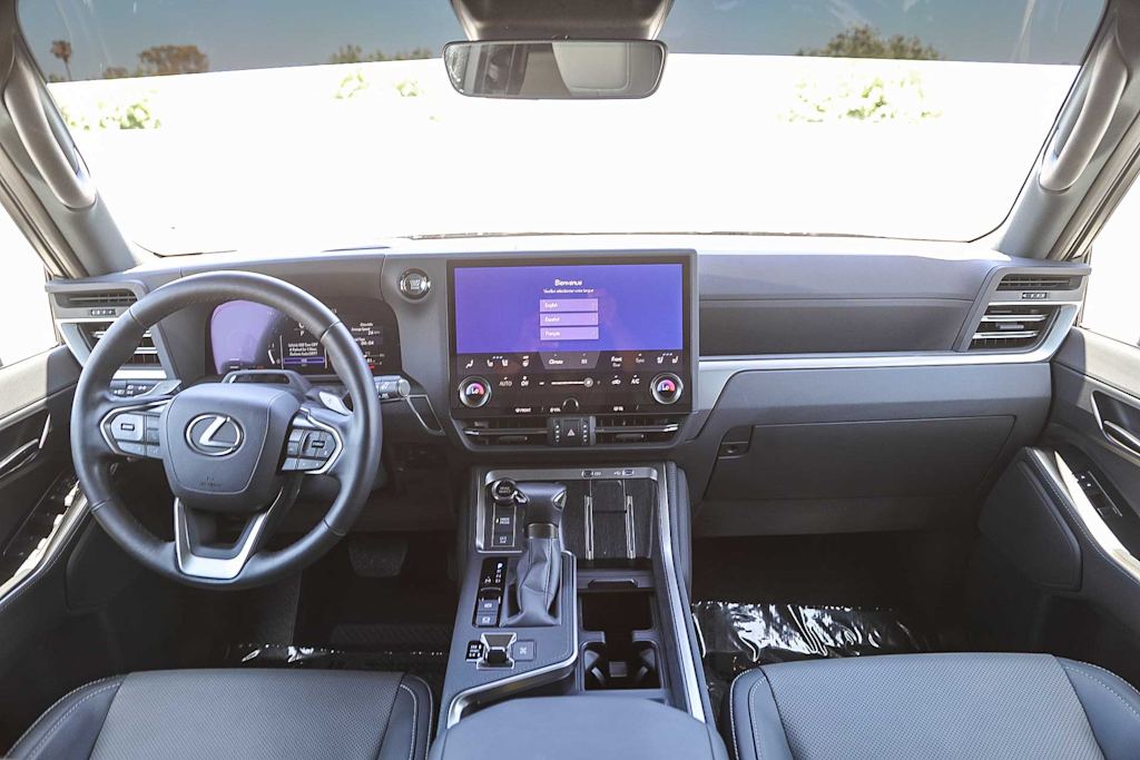Thumbnail: 2025 Lexus ES - 2