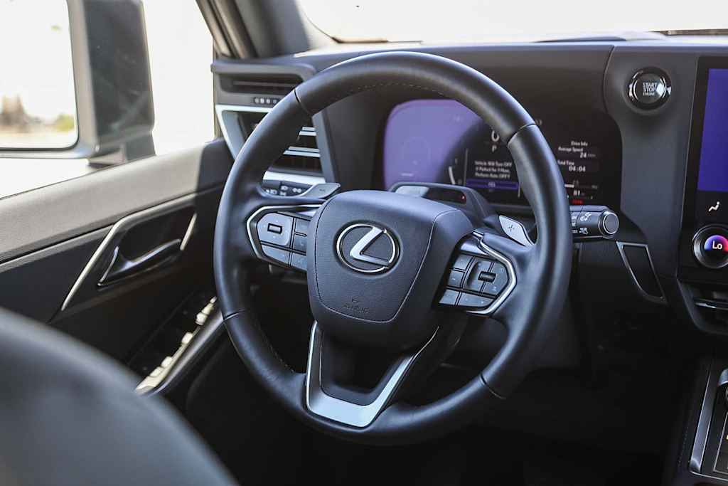 Thumbnail: 2025 Lexus ES - 12