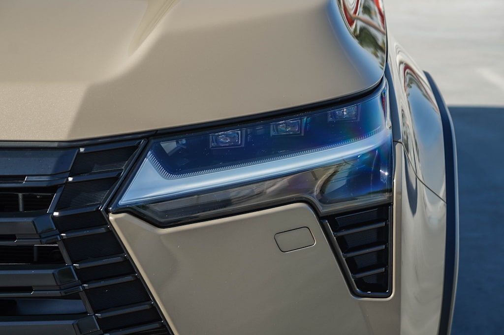 Thumbnail: 2024 Lexus ES - 21