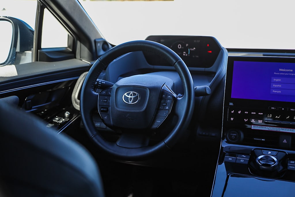 Thumbnail: 2023 Toyota bZ4X - 12