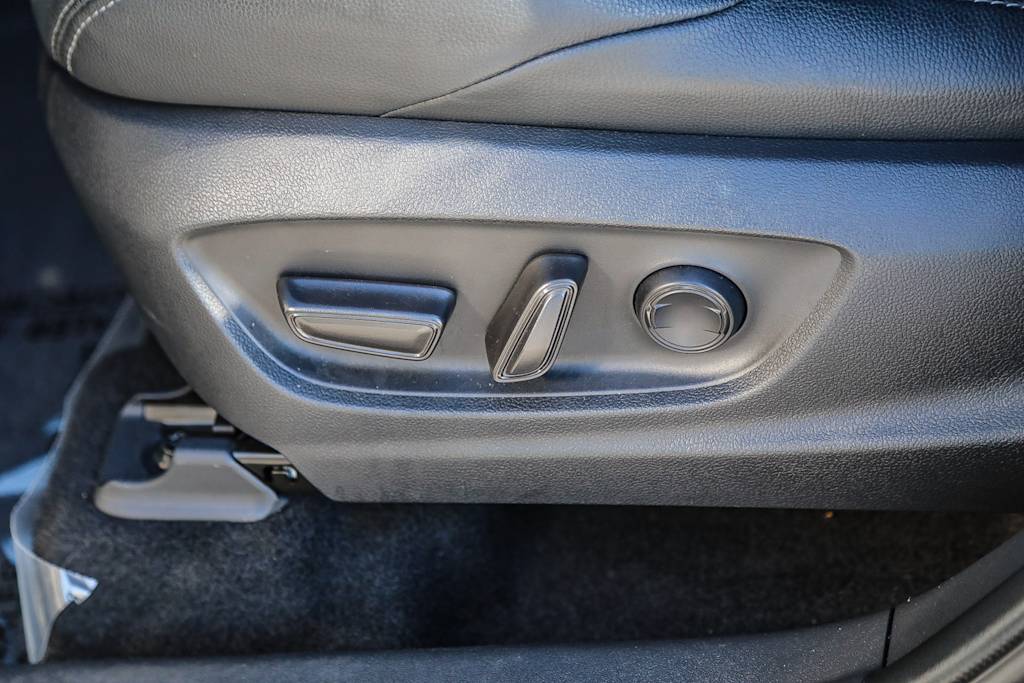 Thumbnail: 2023 Toyota bZ4X - 21