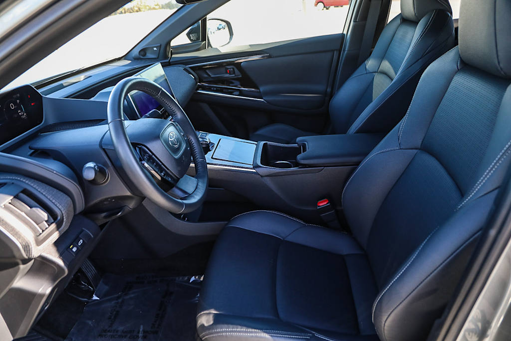 Thumbnail: 2023 Toyota bZ4X - 10