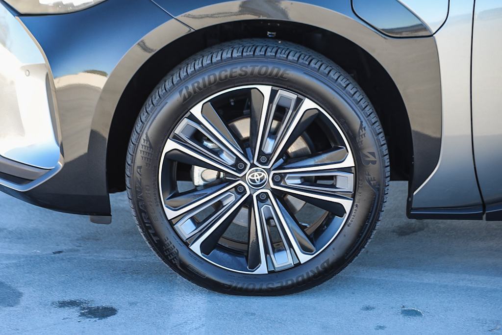 Thumbnail: 2023 Toyota bZ4X - 6