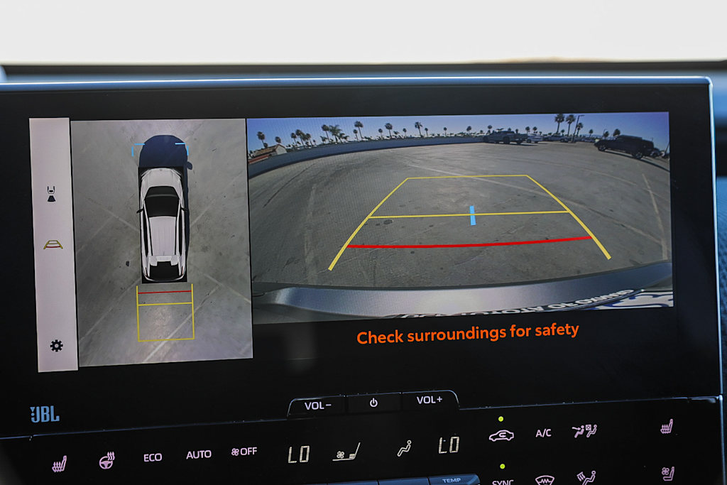 Thumbnail: 2023 Toyota bZ4X - 25