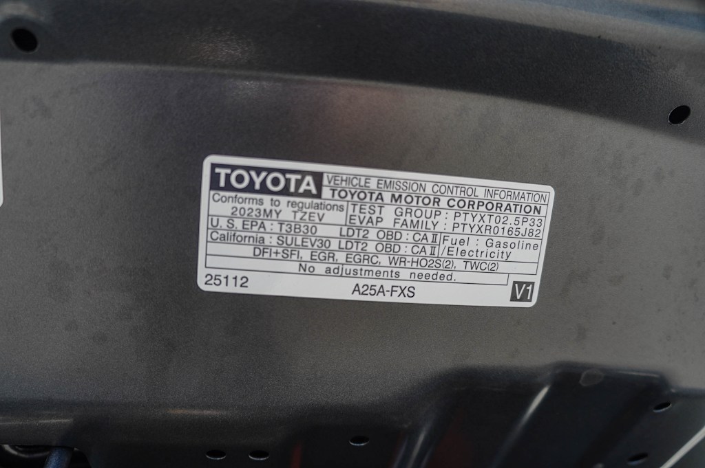 Thumbnail: 2023 Toyota RAV4 - 17