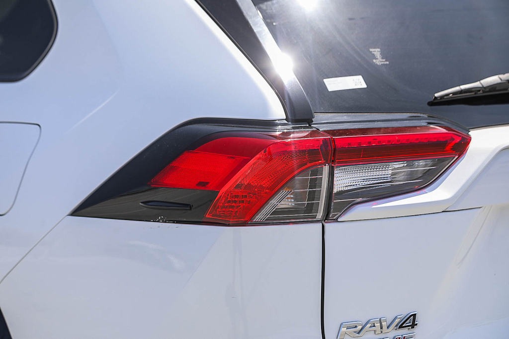 Thumbnail: 2024 Toyota RAV4 - 20