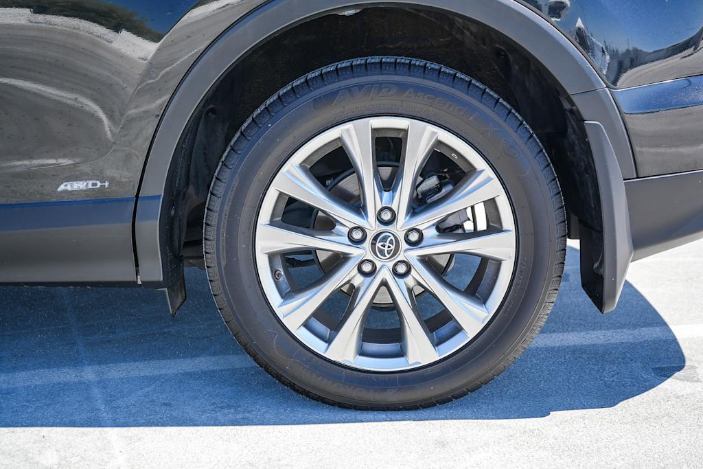 Thumbnail: 2018 Toyota RAV4 - 6
