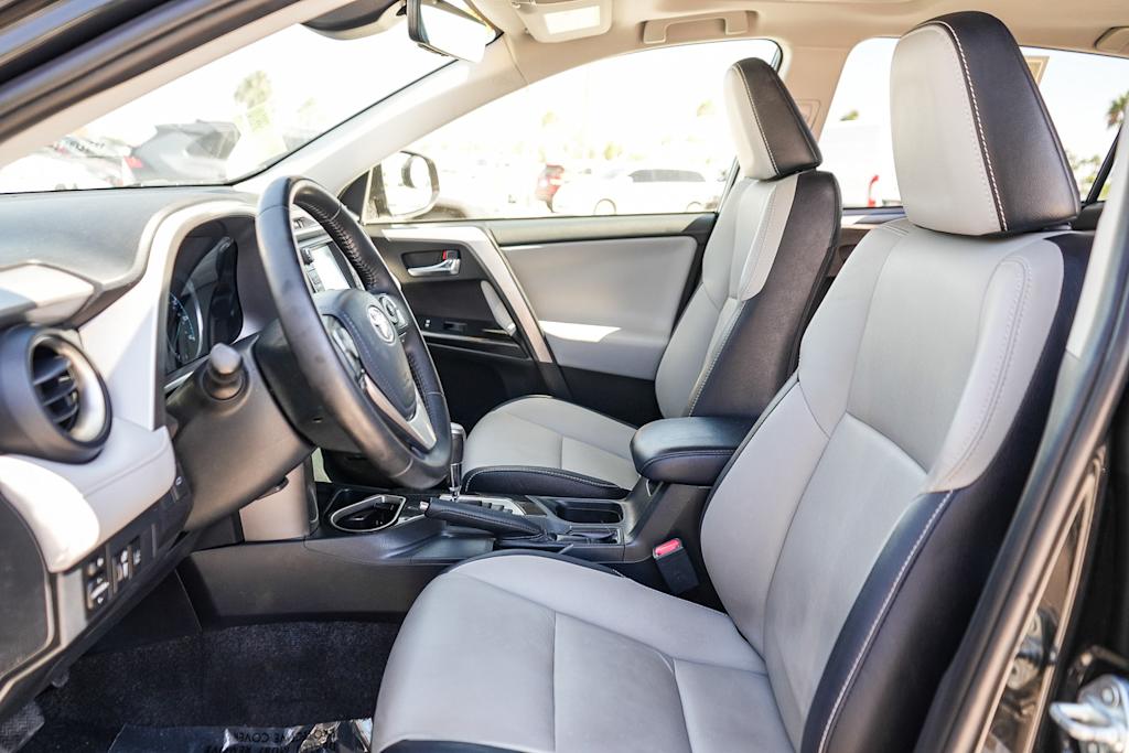 Thumbnail: 2018 Toyota RAV4 - 10