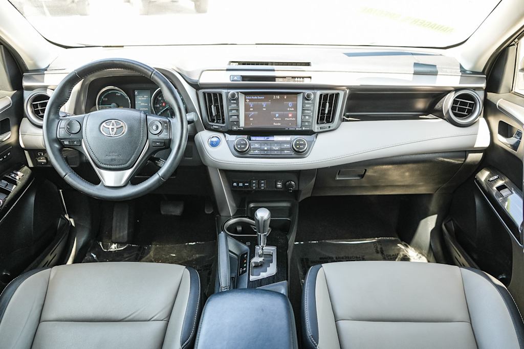 Thumbnail: 2018 Toyota RAV4 - 2
