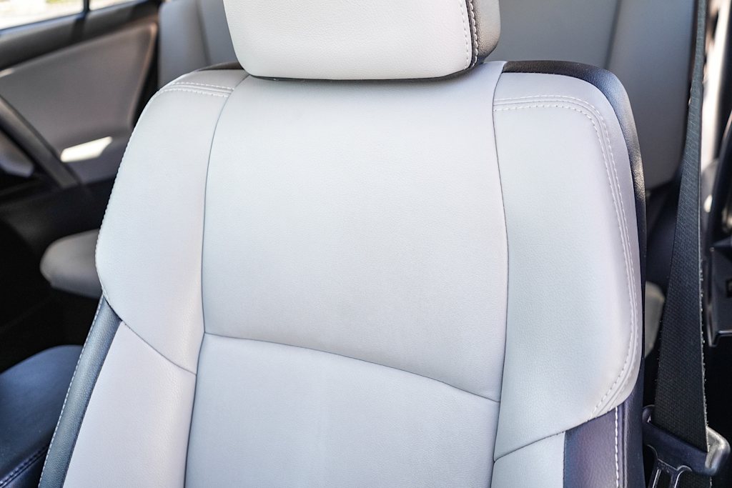 Thumbnail: 2018 Toyota RAV4 - 26