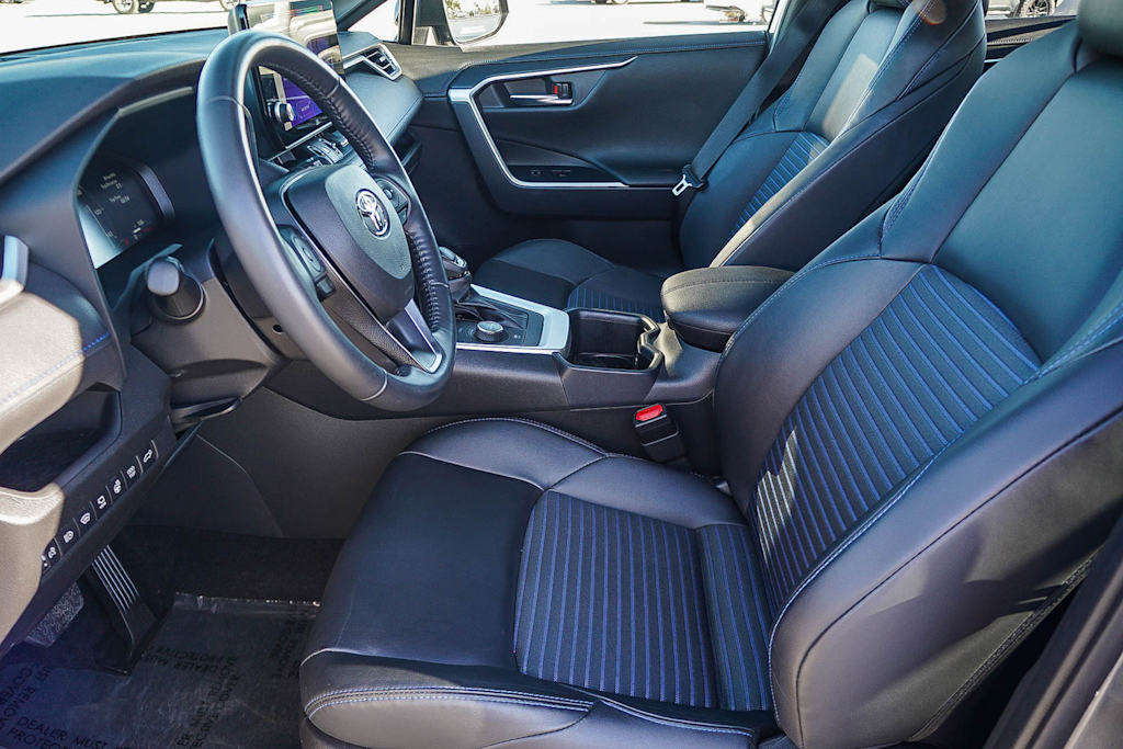 Thumbnail: 2024 Toyota RAV4 - 11