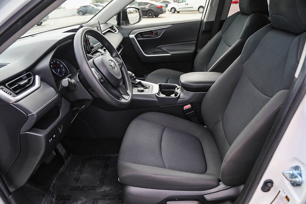 Thumbnail: 2021 Toyota RAV4 - 10