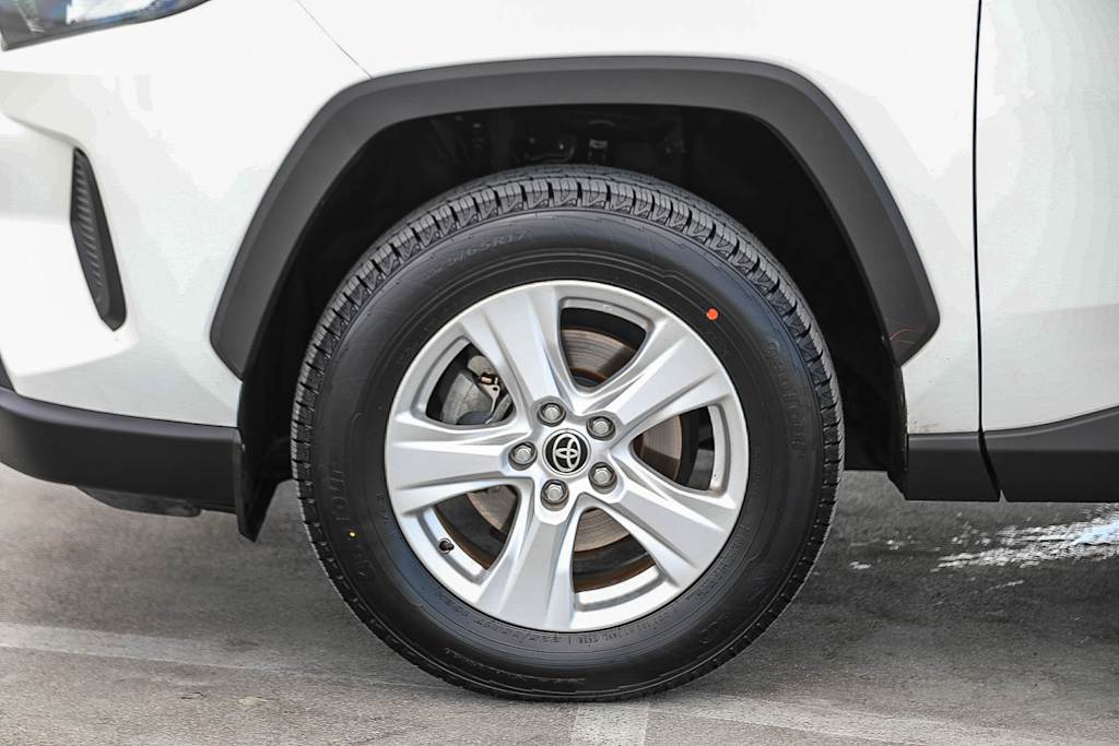 Thumbnail: 2021 Toyota RAV4 - 6