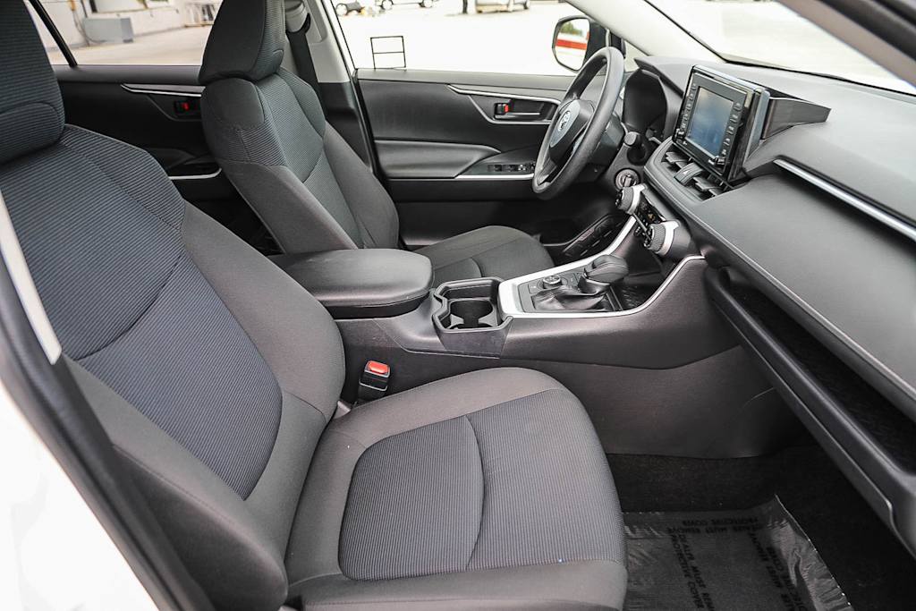 Thumbnail: 2021 Toyota RAV4 - 9