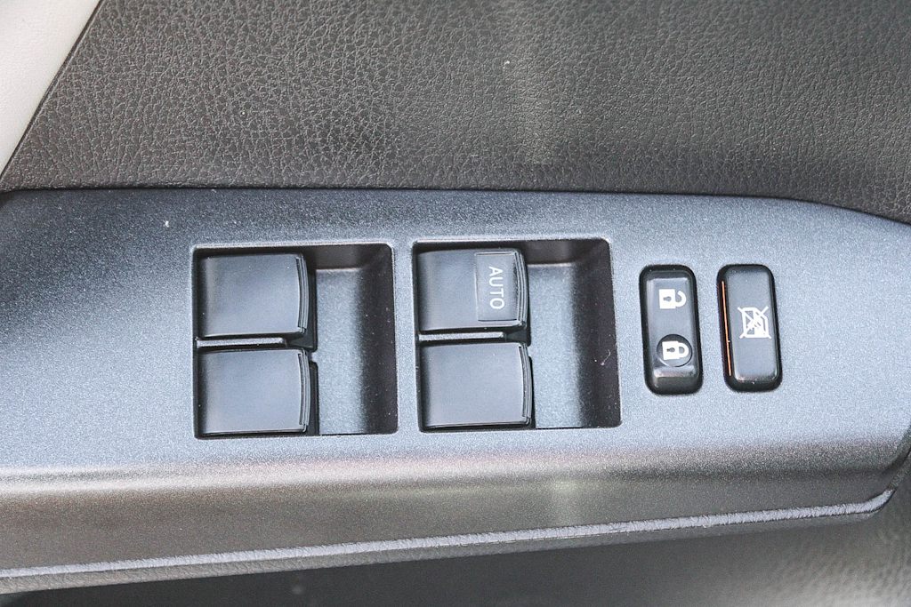 Thumbnail: 2016 Toyota RAV4 - 24