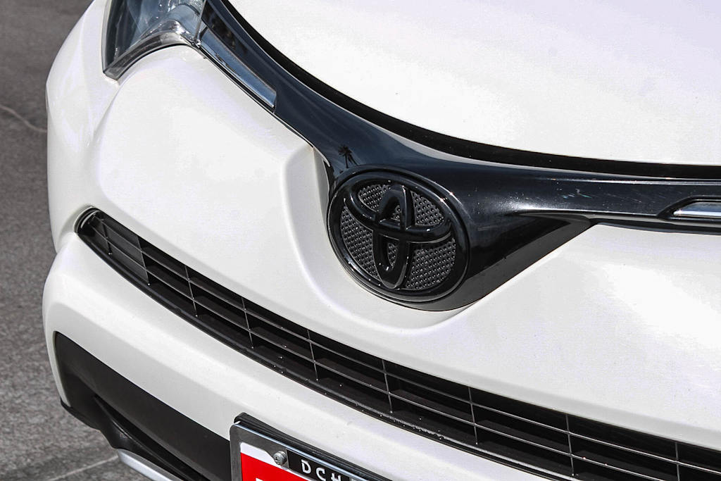 Thumbnail: 2016 Toyota RAV4 - 6