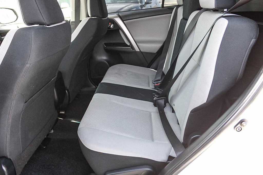 Thumbnail: 2016 Toyota RAV4 - 12
