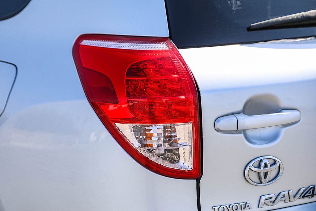 Thumbnail: 2008 Toyota RAV4 - 21
