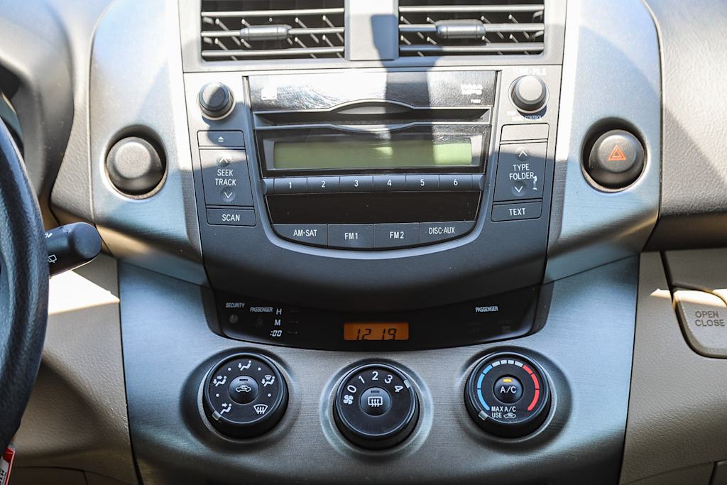 Thumbnail: 2010 Toyota RAV4 - 13