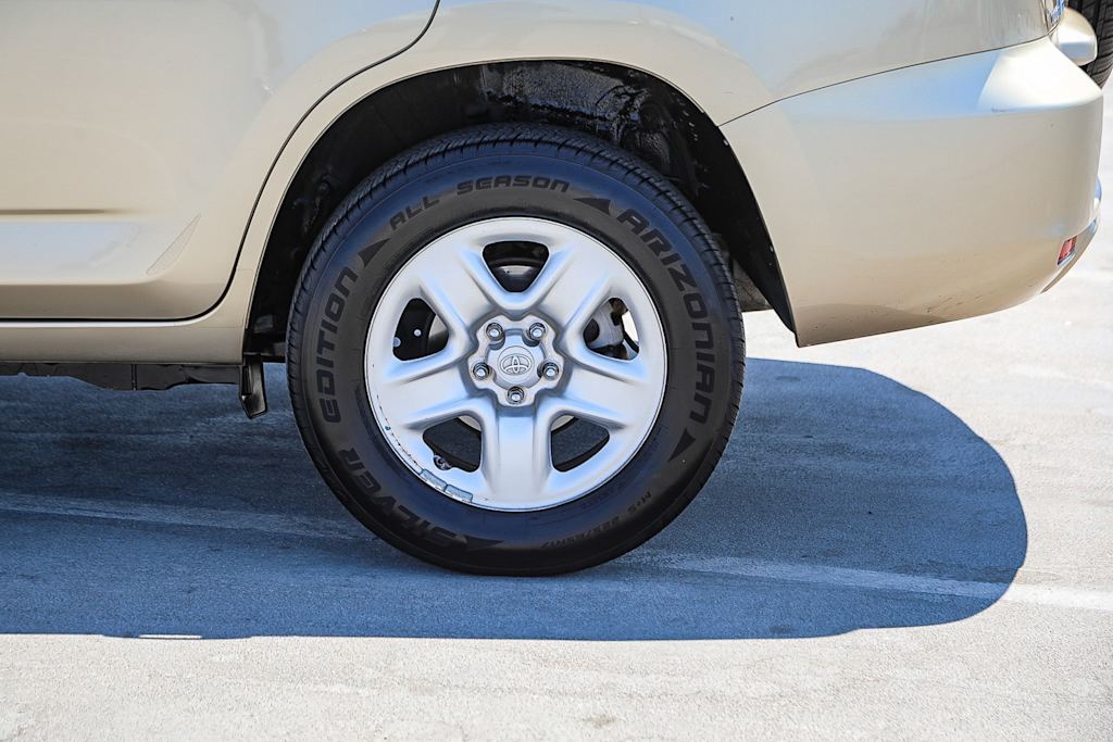 Thumbnail: 2010 Toyota RAV4 - 23