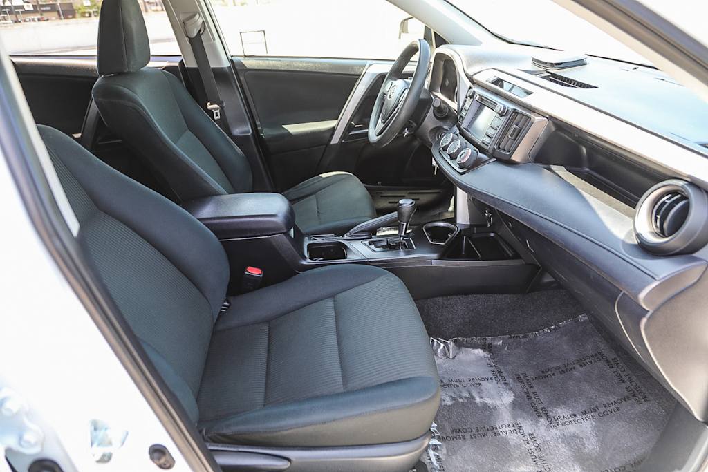 Thumbnail: 2016 Toyota RAV4 - 9
