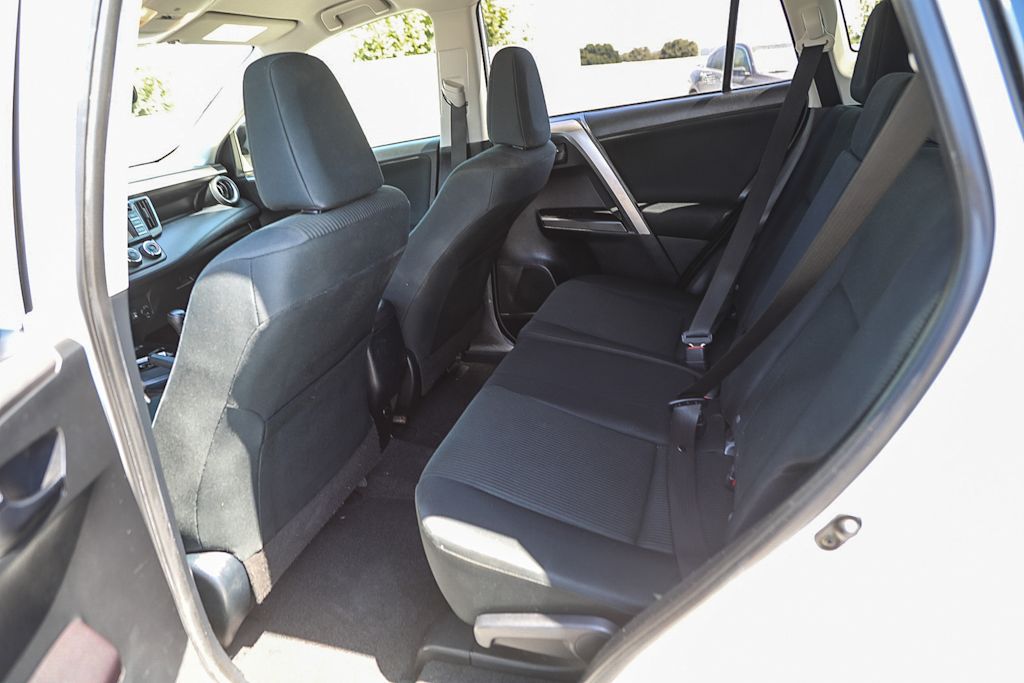 Thumbnail: 2016 Toyota RAV4 - 11