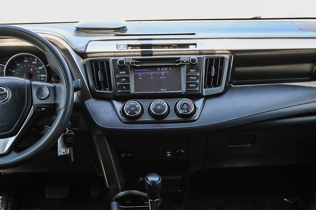 Thumbnail: 2016 Toyota RAV4 - 8