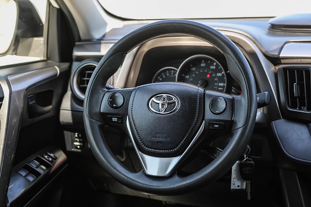 Thumbnail: 2016 Toyota RAV4 - 12