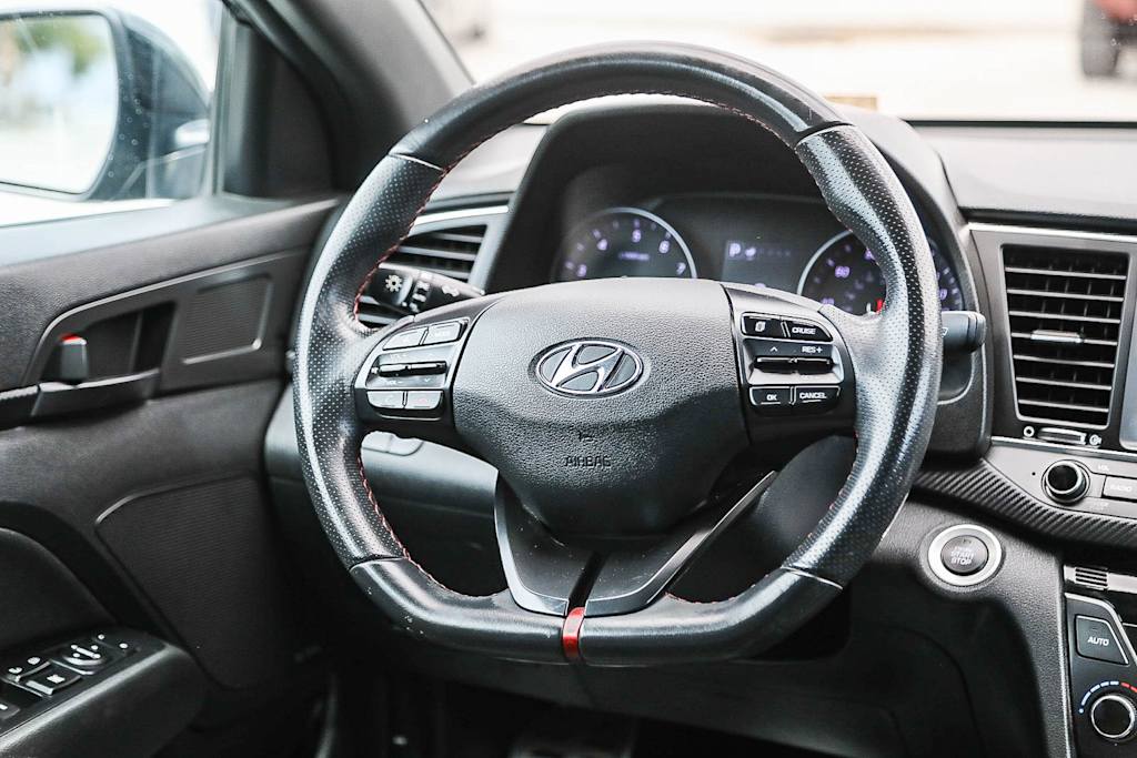 Thumbnail: 2018 Hyundai Elantra - 12