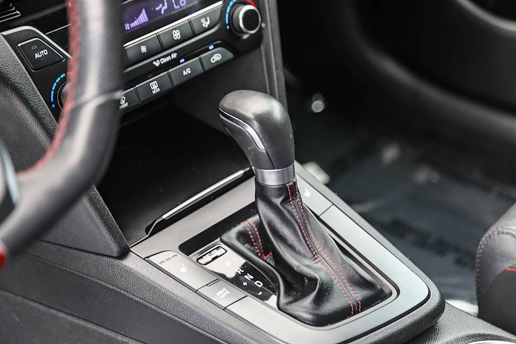 Thumbnail: 2018 Hyundai Elantra - 14
