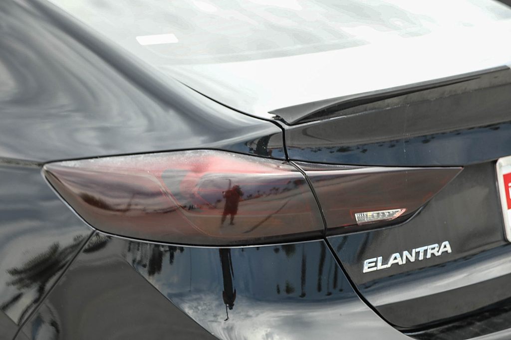 Thumbnail: 2018 Hyundai Elantra - 20