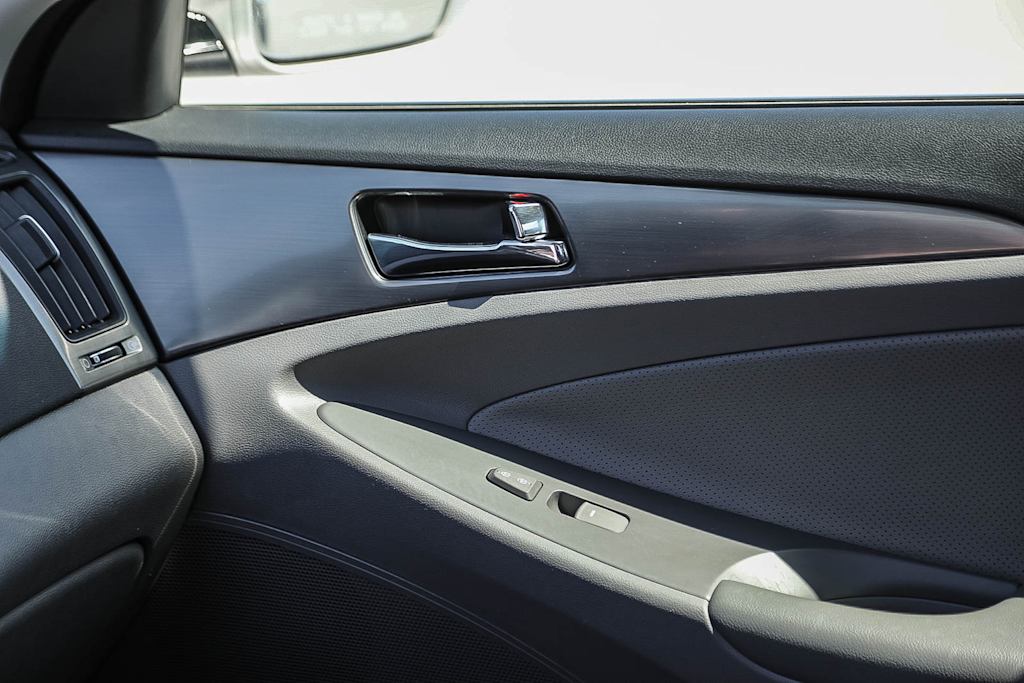 Thumbnail: 2012 Hyundai Sonata - 23