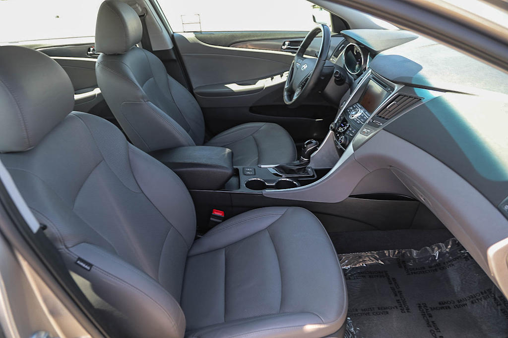 Thumbnail: 2012 Hyundai Sonata - 9