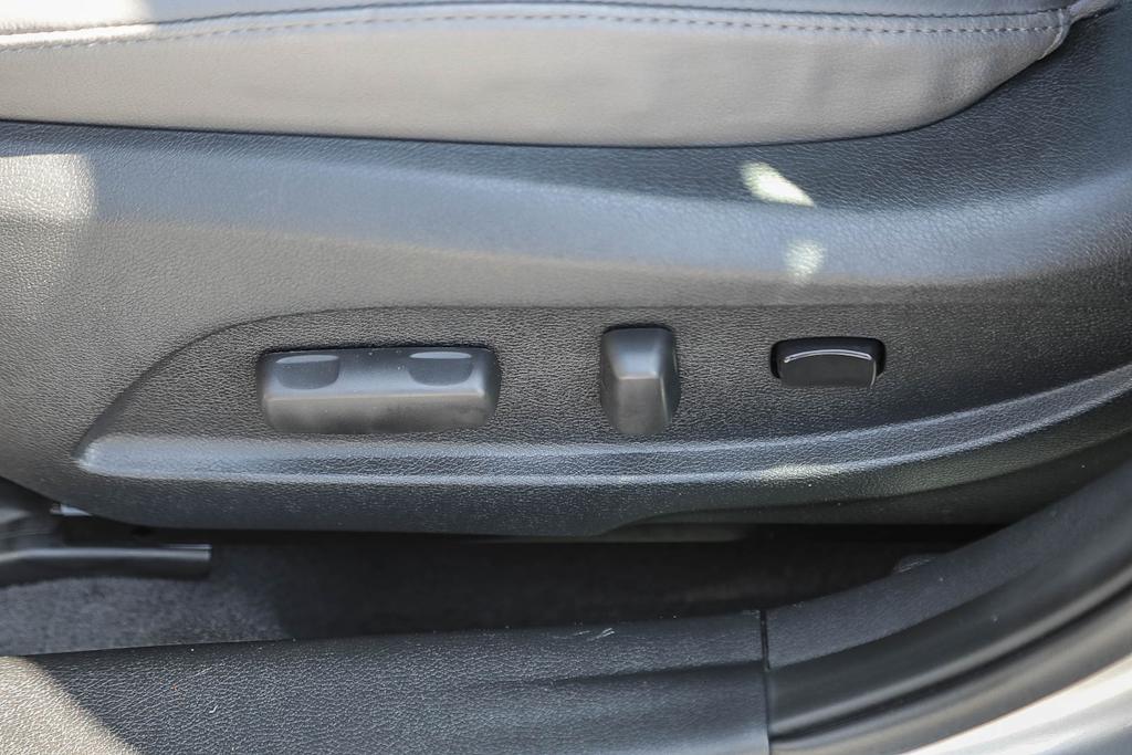Thumbnail: 2012 Hyundai Sonata - 22