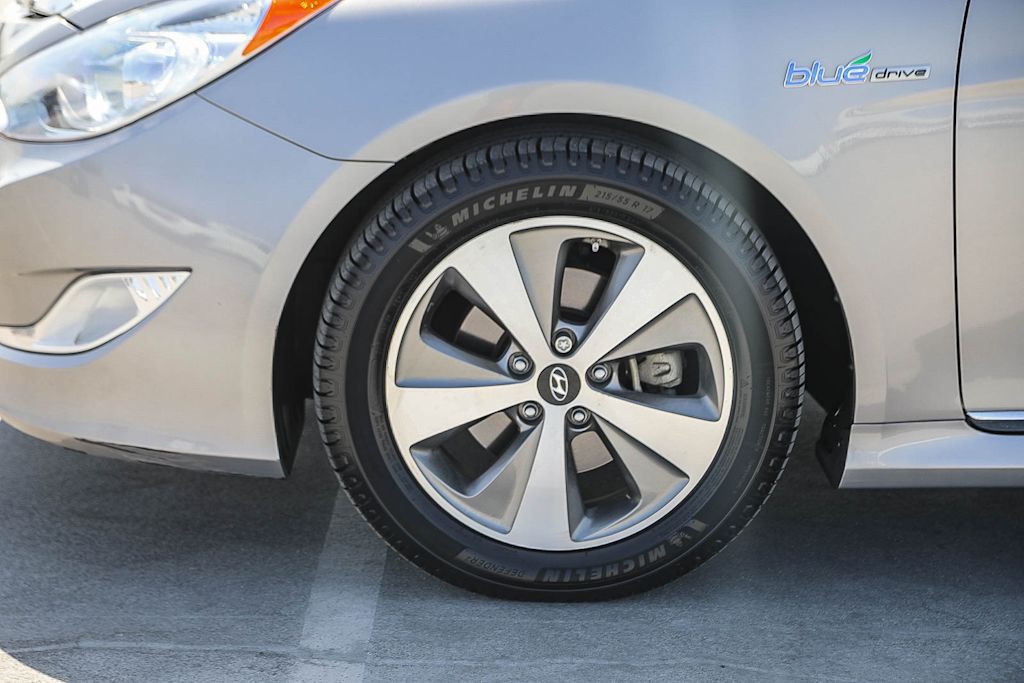 Thumbnail: 2012 Hyundai Sonata - 6