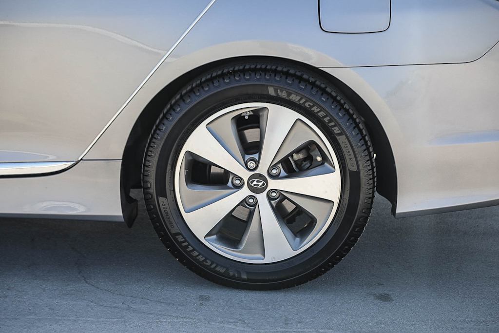 Thumbnail: 2012 Hyundai Sonata - 21