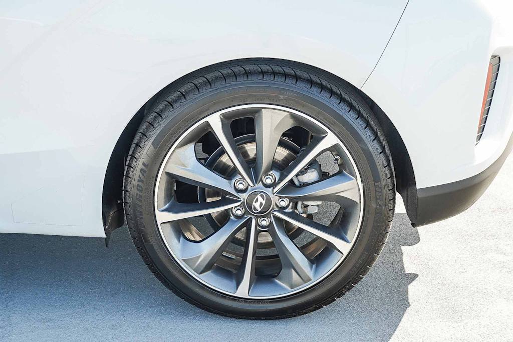 Thumbnail: 2019 Hyundai Veloster - 21