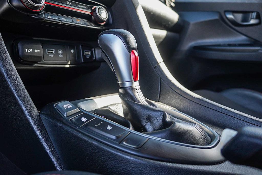 Thumbnail: 2019 Hyundai Veloster - 27