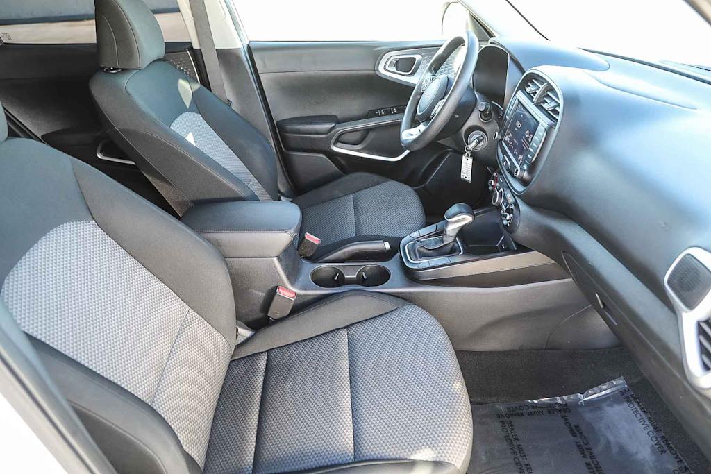 Thumbnail: 2023 Kia Soul - 8