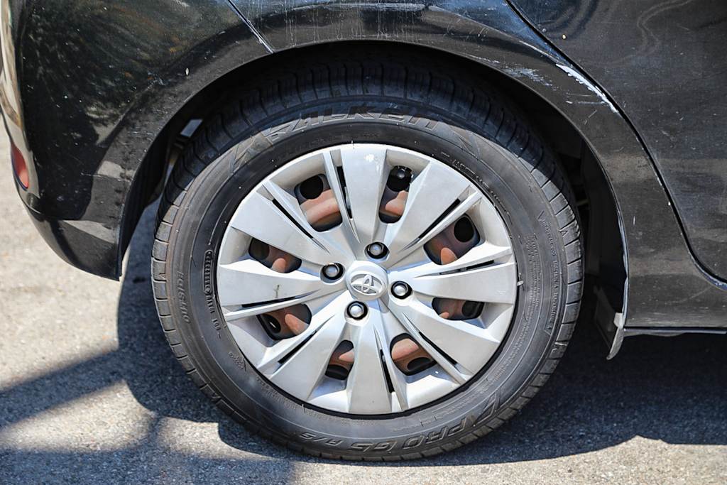 Thumbnail: 2014 Toyota Yaris - 18