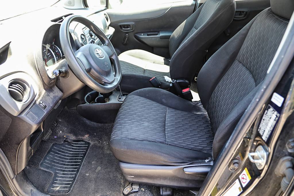 Thumbnail: 2014 Toyota Yaris - 6