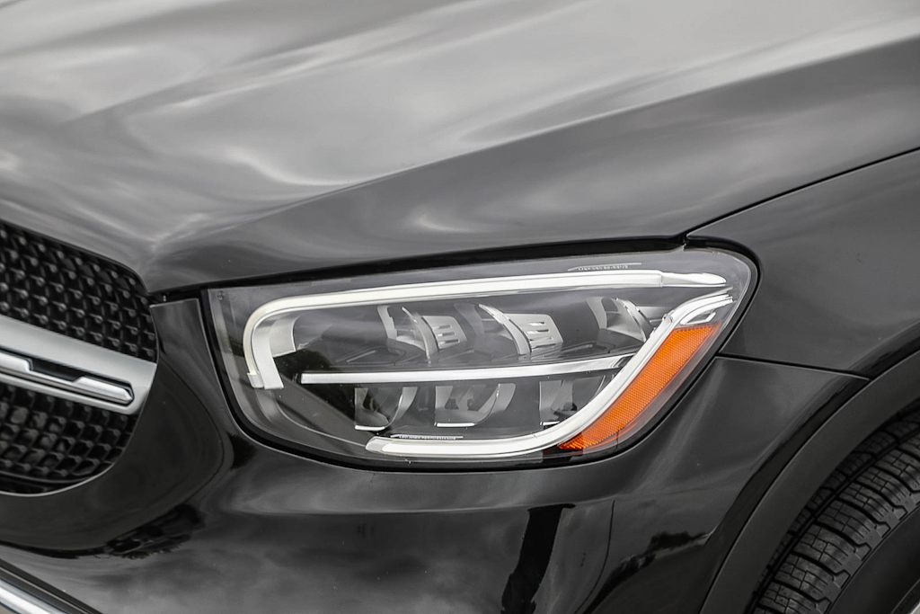 Thumbnail: 2022 Mercedes-Benz GLC - 16