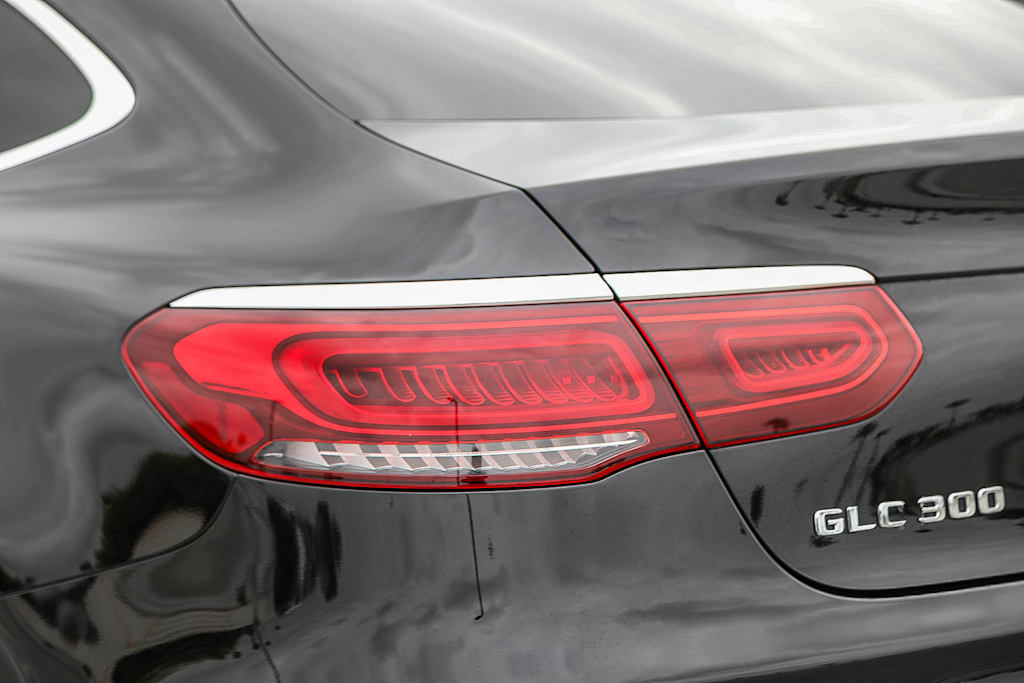 Thumbnail: 2022 Mercedes-Benz GLC - 17